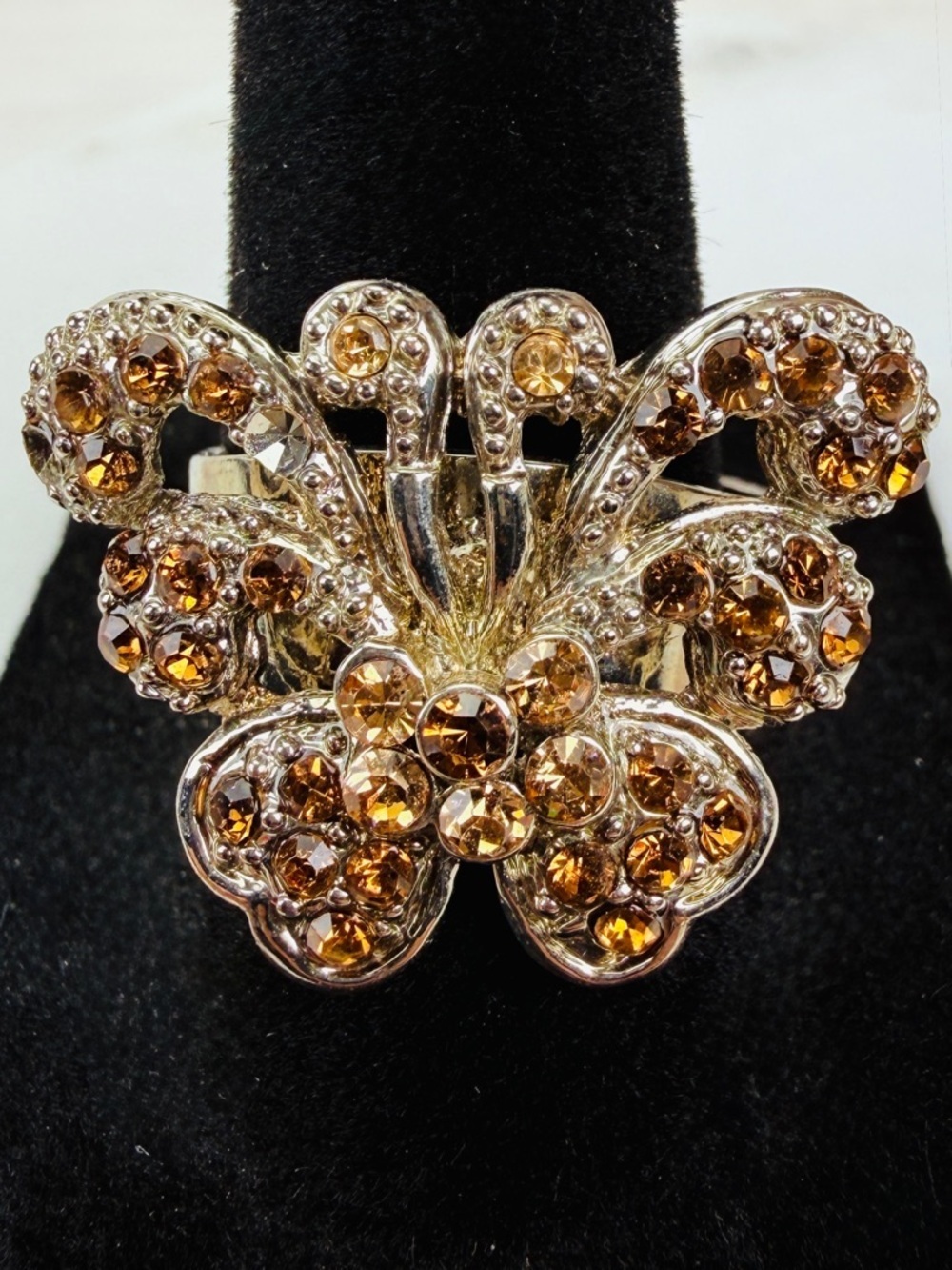 Beautiful Silvertone size 8 adjustable bling butterfly ring